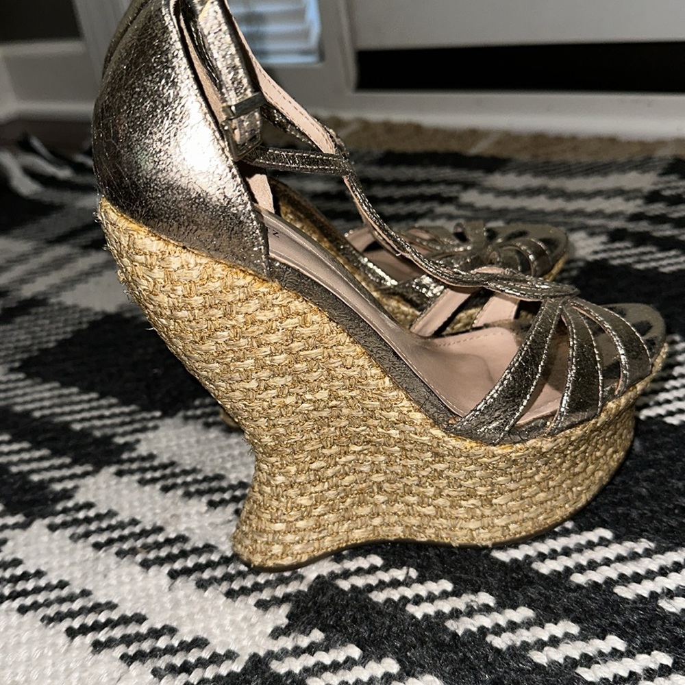 Schutz Metallic Cracked Gold High Curved Wedge 38 7 - Picture 2 of 6